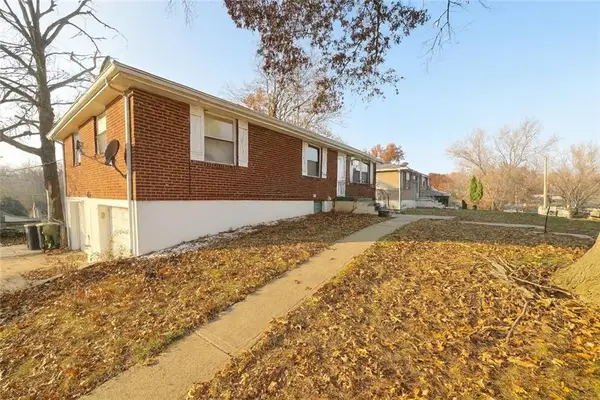 4000 N Jackson Terrace, Kansas City, MO 64117