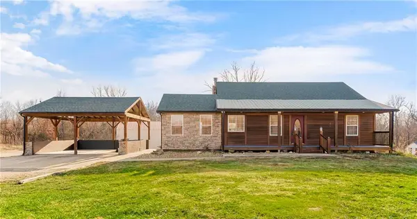 34509 E 323rd Street, Garden City, MO 64747