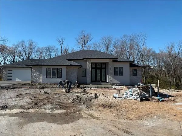 7260 NW Pampas Lane, Parkville, MO 64152