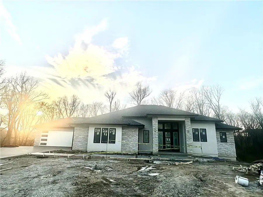 7260 NW Pampas Lane, Parkville, MO 64152 - Image #2