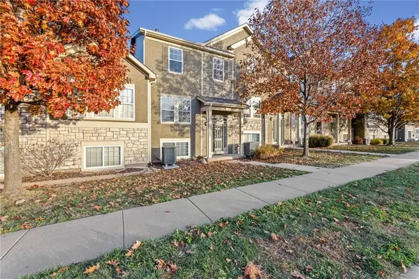 11173 S Woodsonia Drive, Olathe, KS 66062