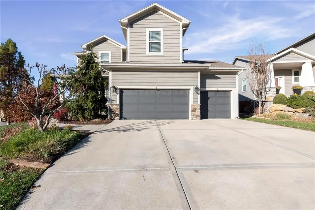 25240 W 142nd Terrace, Olathe, KS 66061 - Image #1