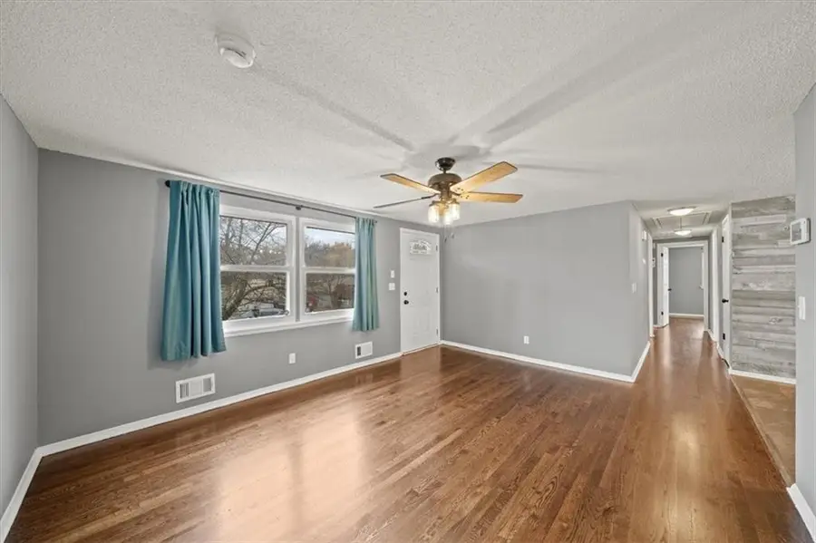 4033 N Spruce Avenue, Kansas City, MO 64117 - Image #3