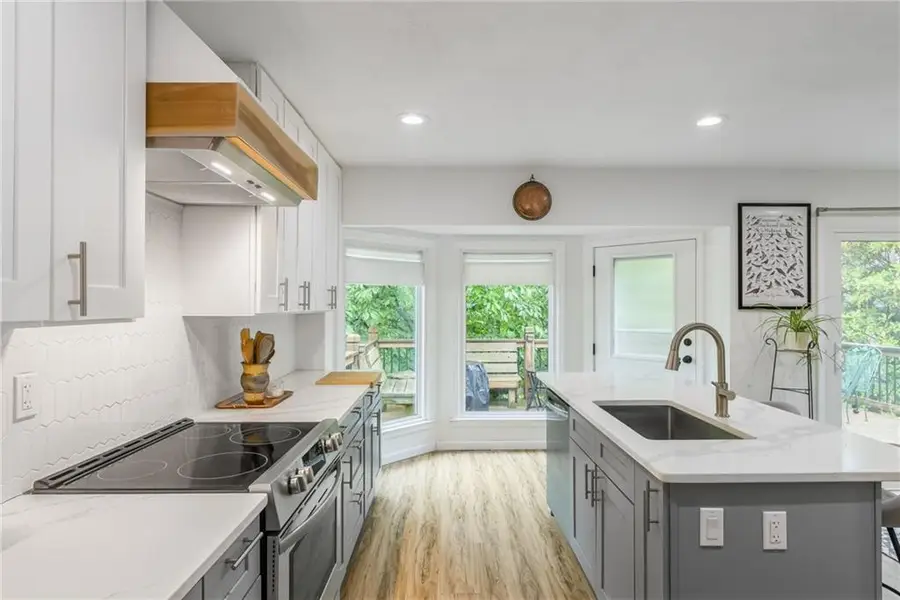 8726 W 104th Street, Overland Park, KS 66212 - Image #2