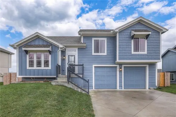 1917 Eagle Drive, Harrisonville, MO 64701