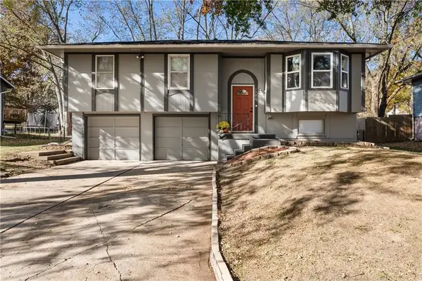 1700 SE Royal Street, Oak Grove, MO 64075