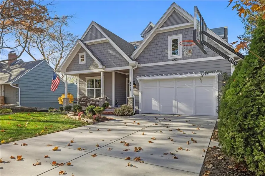 7438 Village Drive, Prairie Village, KS 66208 - Image #3