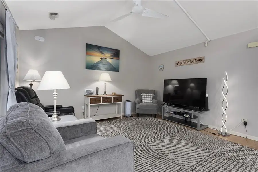 2407 NE 68th Street, Kansas City, MO 64118 - Image #3