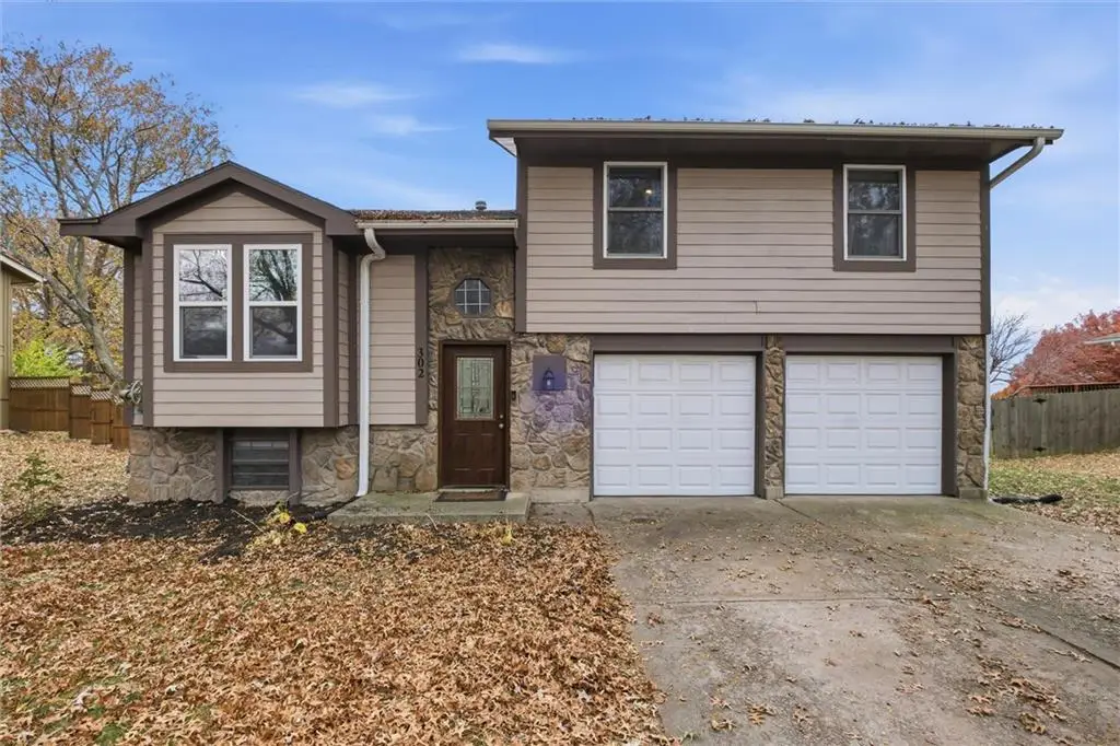 302 SE Flagstone Drive, Lees Summit, MO 64063 - Image #1