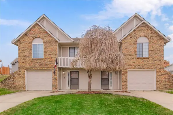 205-207 NW Monroe Street, Lee's Summit, MO 64063