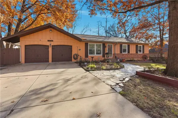 9207 W 97th Street, Overland Park, KS 66212