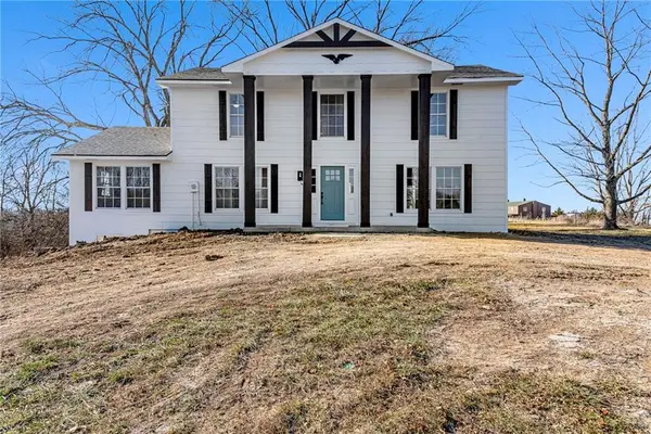 26 SW 365th Road, Warrensburg, MO 64093