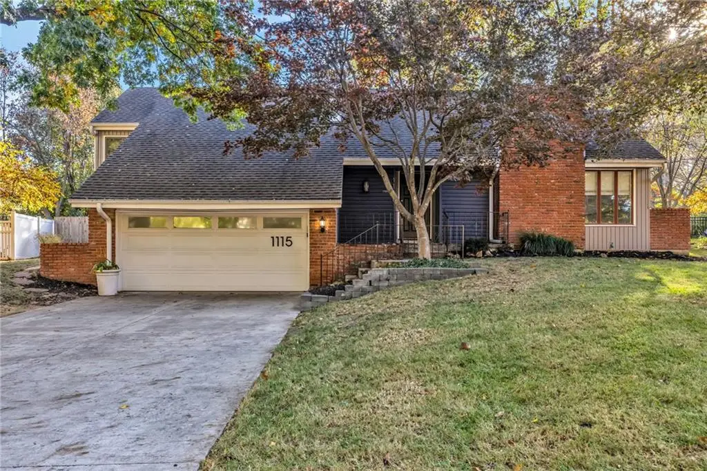 1115 NE Oak Tree Drive, Lees Summit, MO 64086 - Image #1