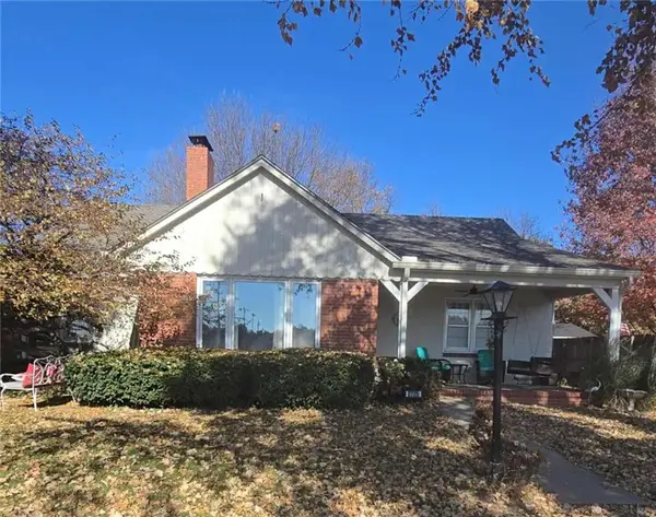 2725 Edmond Street, St Joseph, MO 64501