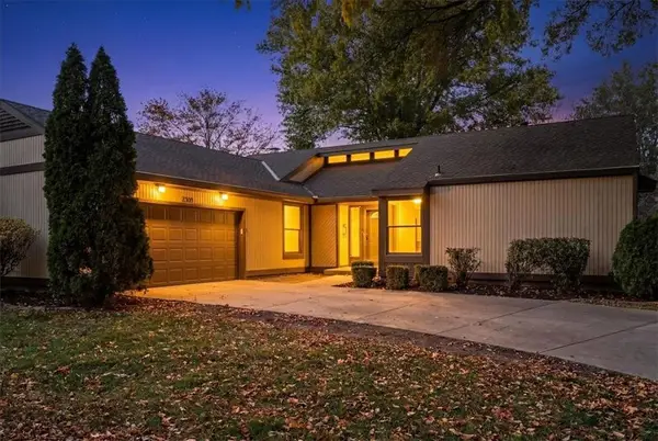 2300 W Post Oak Road, Olathe, KS 66061