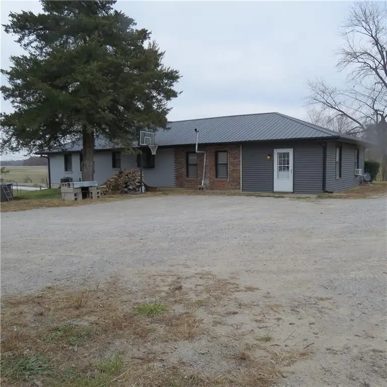 8019 NW Sale Barn Road, Cameron, MO 64429 - Image #2