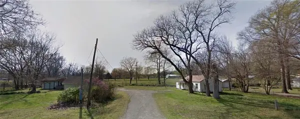 202 1/2 Independence Avenue, Dearing, KS 67340