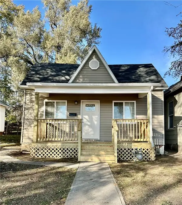 2013 Jones Street, St Joseph, MO 64501