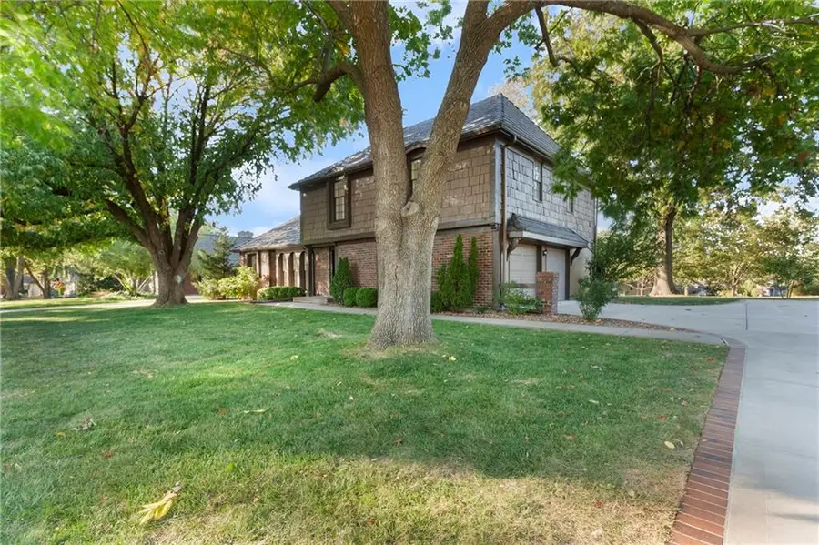 9604 W 106th Street, Overland Park, KS 66212 - Image #3