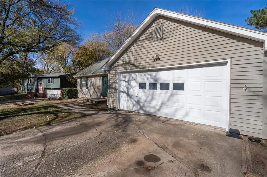 1133 Kasold Drive, Lawrence, KS 66049 - Image #2