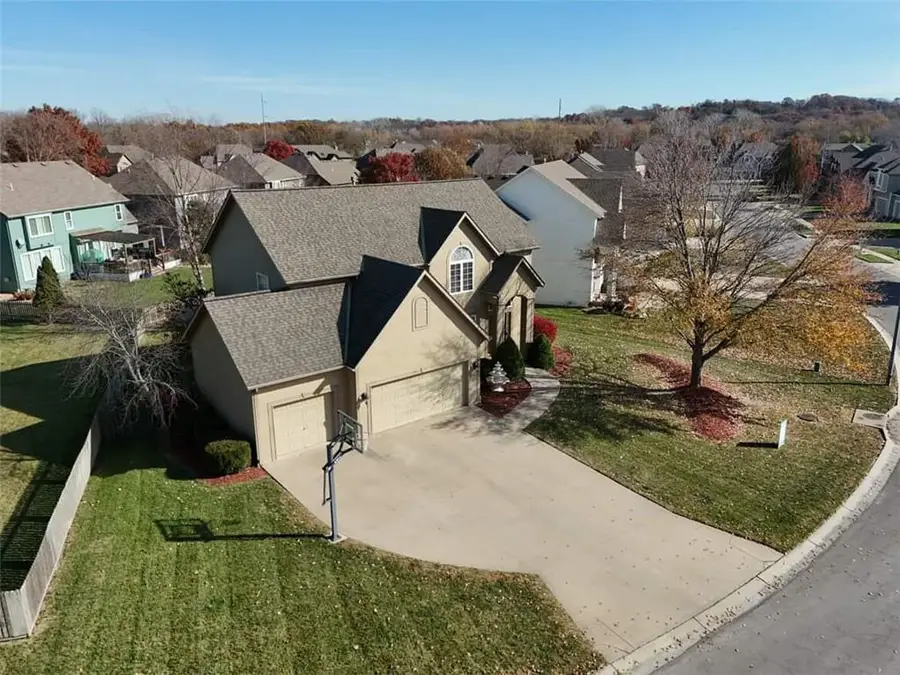 304 NE Hidden Valley Way, Lees Summit, MO 64064 - Image #3
