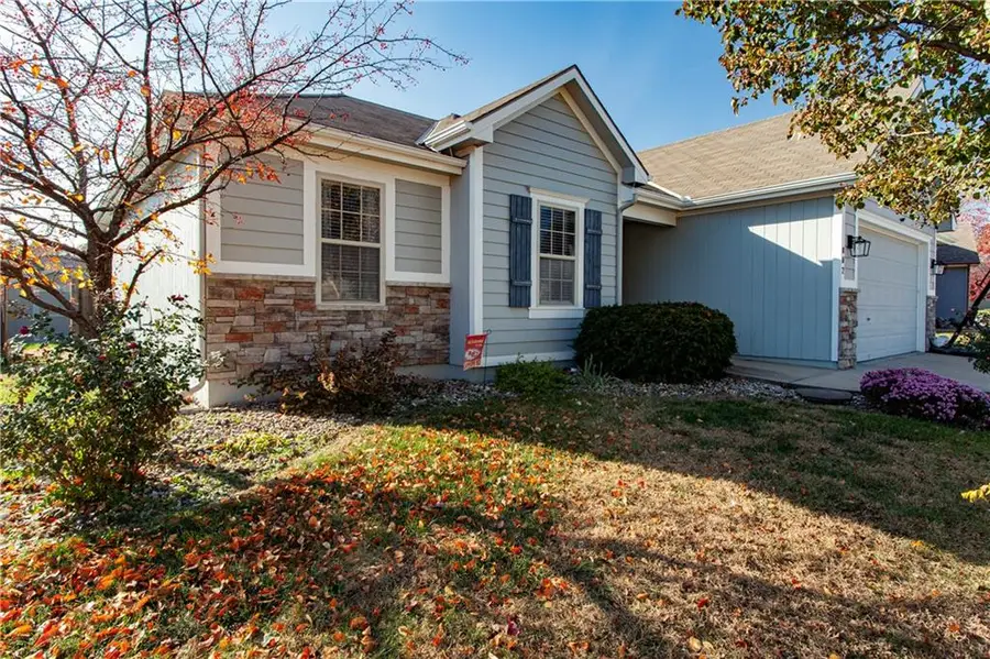 802 Green Drive, Grain Valley, MO 64029 - Image #3