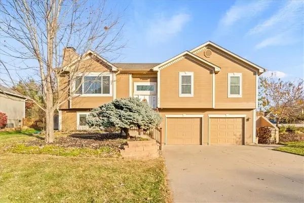 125 SW Tess Drive, Lee's Summit, MO 64081