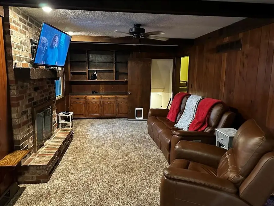 908 N Forest Lane Lane, Liberty, MO 64068 - Image #2