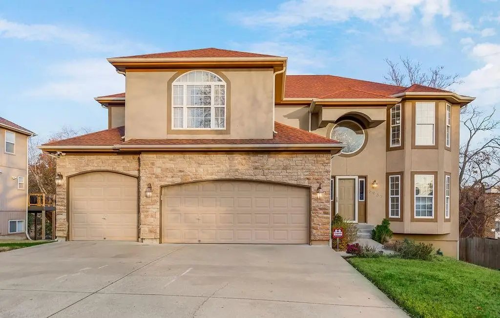 5937 Blue Hills Road, Kansas City, MO 64110 - Image #1