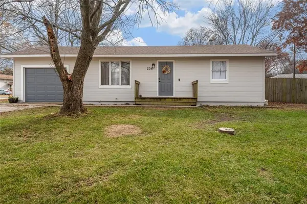 206 Cedarlane Drive, Wellsville, KS 66092