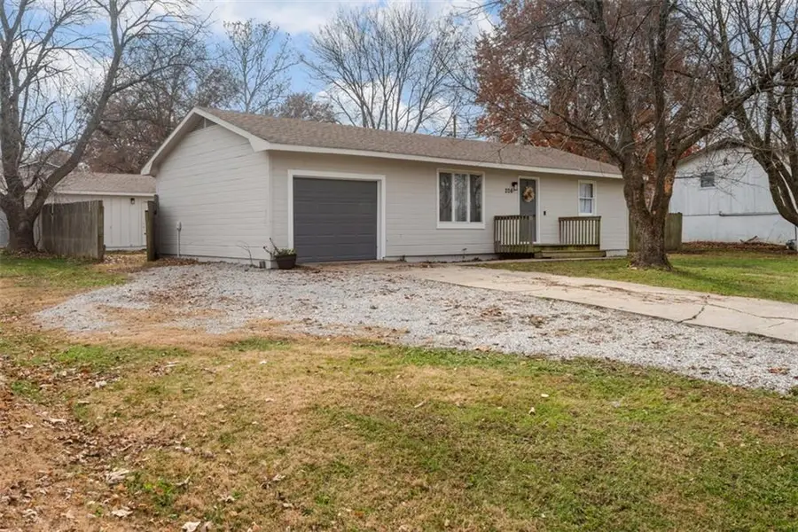 206 Cedarlane Drive, Wellsville, KS 66092 - Image #3