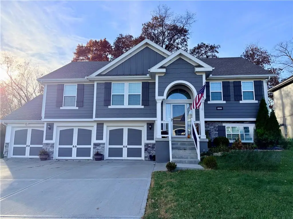 10020 N Lawn Avenue, Kansas City, MO 64156 - Image #1