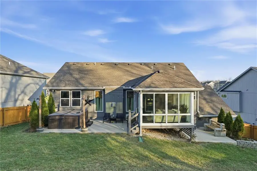 10020 N Lawn Avenue, Kansas City, MO 64156 - Image #2