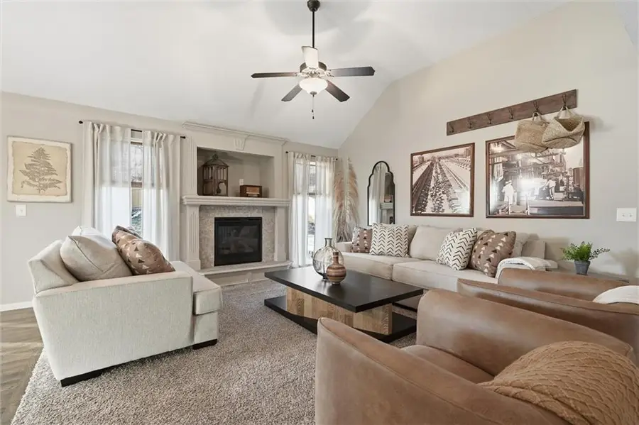 10020 N Lawn Avenue, Kansas City, MO 64156 - Image #3