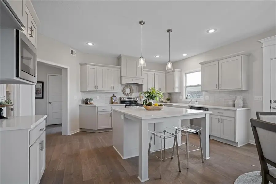 19422 W 114th Terrace, Olathe, KS 66061 - Image #2