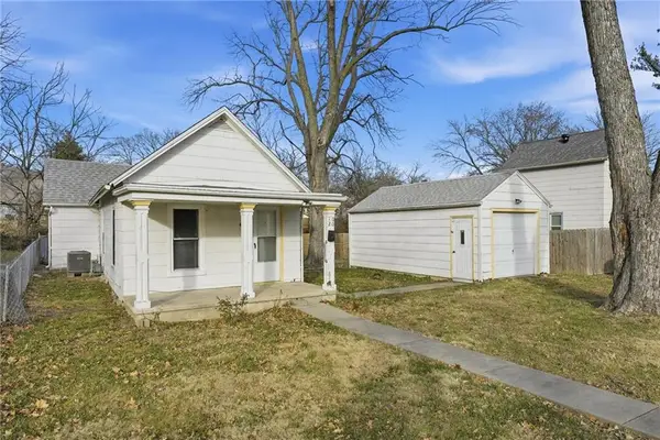 1020 Randolph Street, Leavenworth, KS 66048