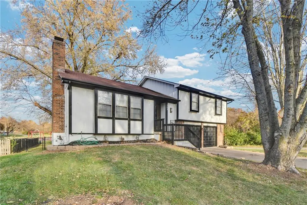 203 SE Winburn Trail, Lees Summit, MO 64063 - Image #1