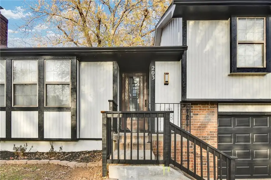 203 SE Winburn Trail, Lees Summit, MO 64063 - Image #3