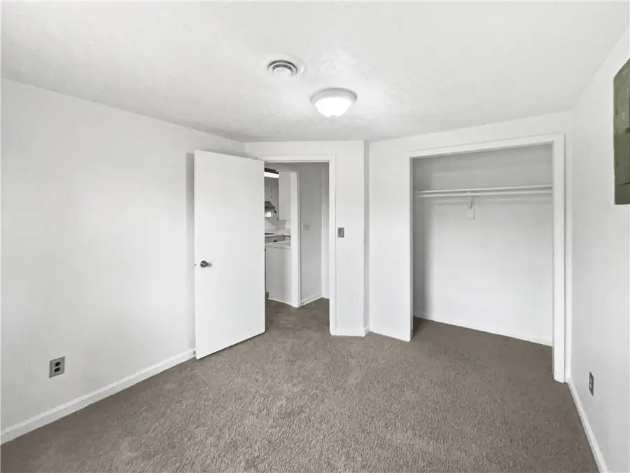 1044 S 49th Drive, Kansas City, KS 66106 - Image #3