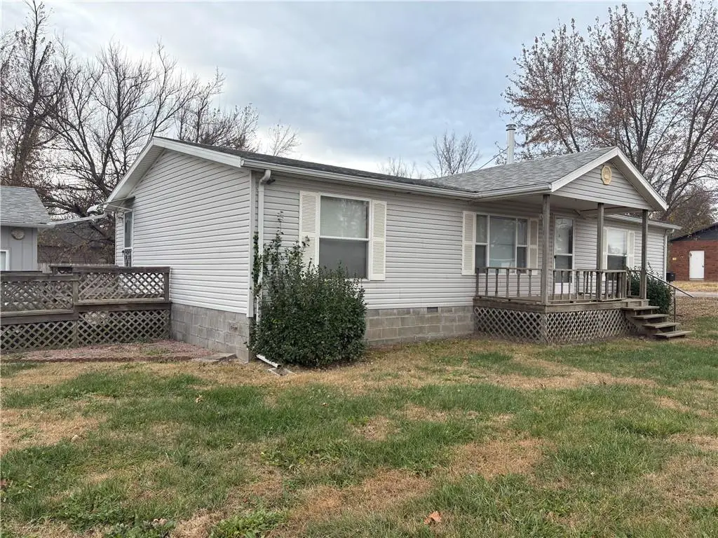 103 S Osborne Street, Iola, KS 66749 - Image #1