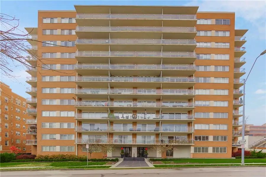 4740 Roanoke Parkway #201, Kansas City, MO 64112 - Image #2