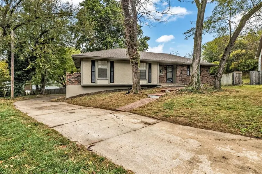 17800 Whitney Court, Independence, MO 64058 - Image #2