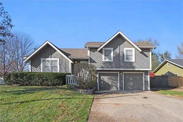 1184 S Delaware Street, Tonganoxie, KS 66086