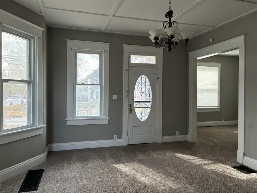 3221 Mitchell Avenue, Saint Joseph, MO 64507 - Image #3