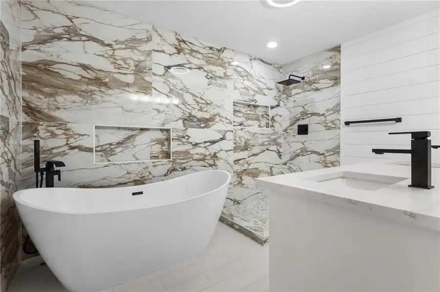 30710 Lookout Road, Paola, KS 66071 - Image #3