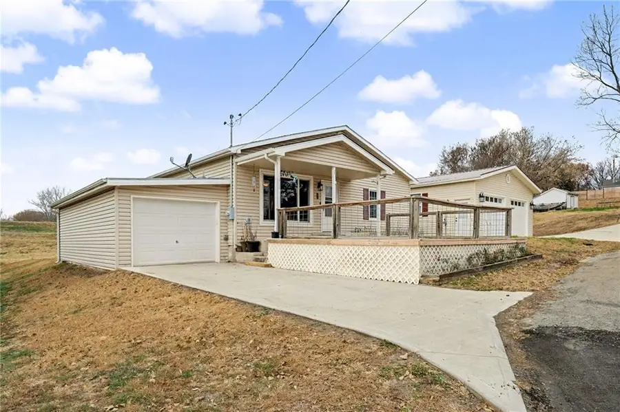 302 Dewey Avenue, Camden Point, MO 64018 - Image #2