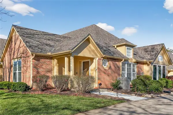 14232 W 151st Terrace #500, Olathe, KS 66062