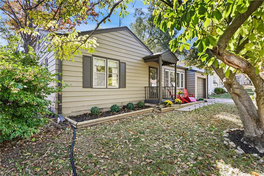 315 E Sweeney Boulevard, Kansas City, MO 64114 - Image #2