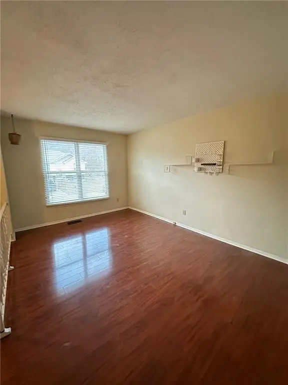 5913 NW Creekview Drive, Parkville, MO 64152 - Image #3