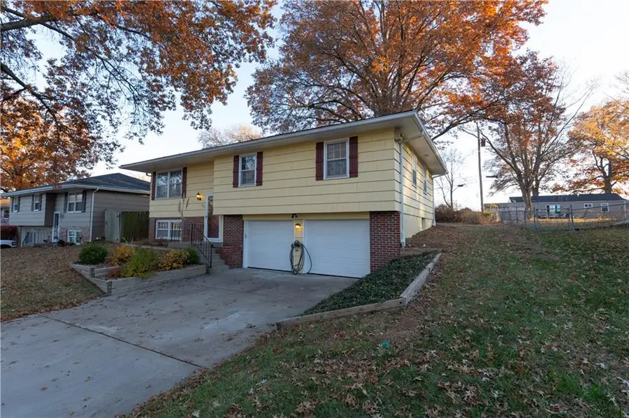 131 E 132nd Terrace, Kansas City, MO 64145 - Image #2